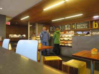 giovane caféカウンター