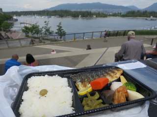 Saba Box (Bento) を外で食べる