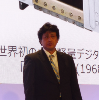 aws-summit-tokyo-2017-day2-keynote_303